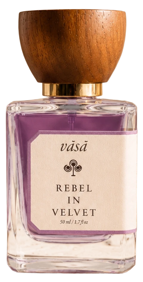 Rebel in Velvet extrait de parfum, 50 ml: a square glass bottle with a turned wooden cap